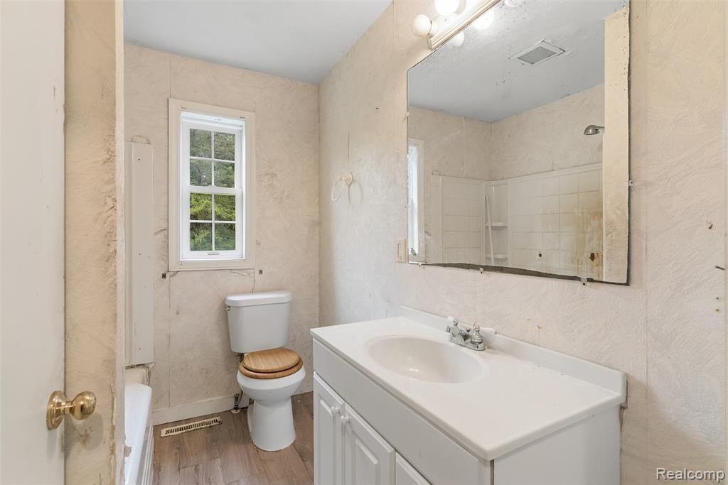 property viewer photo 9