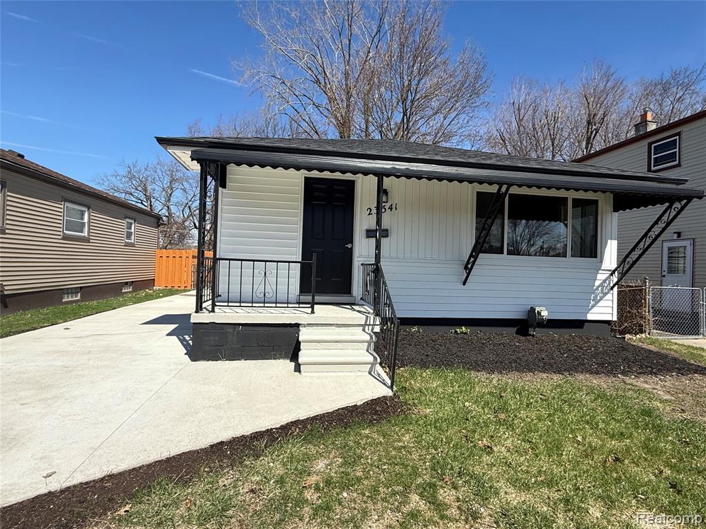 main property photo 3