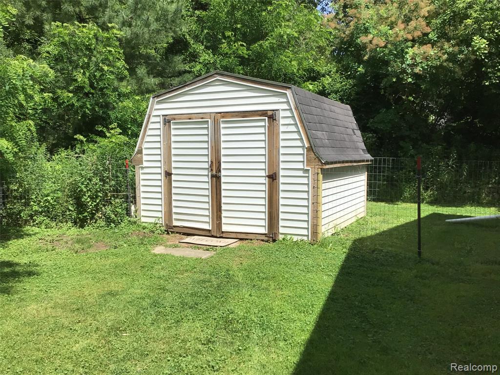 main property photo 16