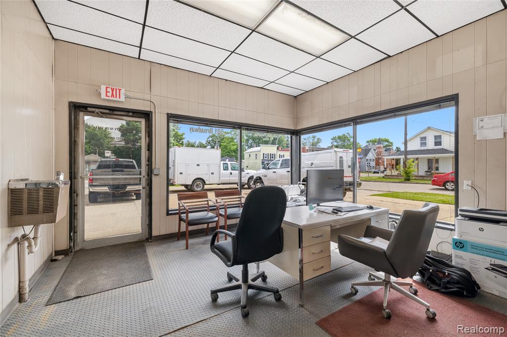 main property photo 12
