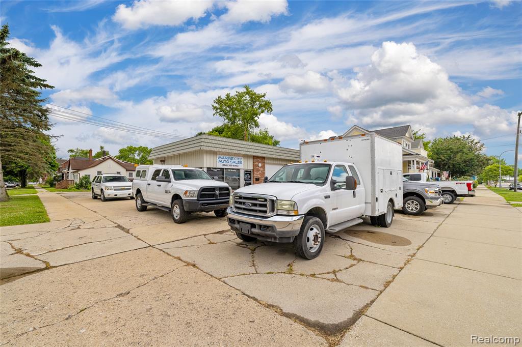 main property photo 5