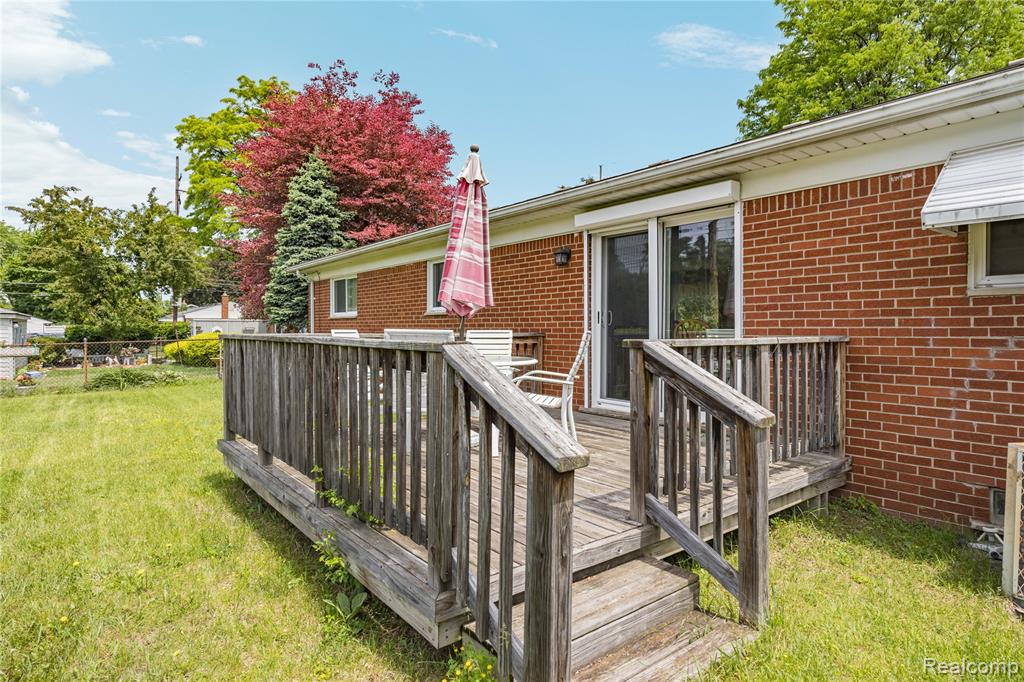 main property photo 40