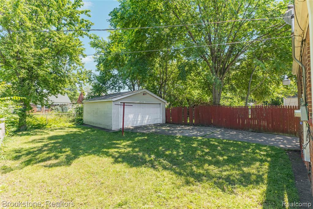 main property photo 31