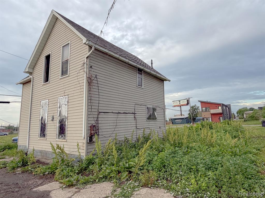main property photo 14
