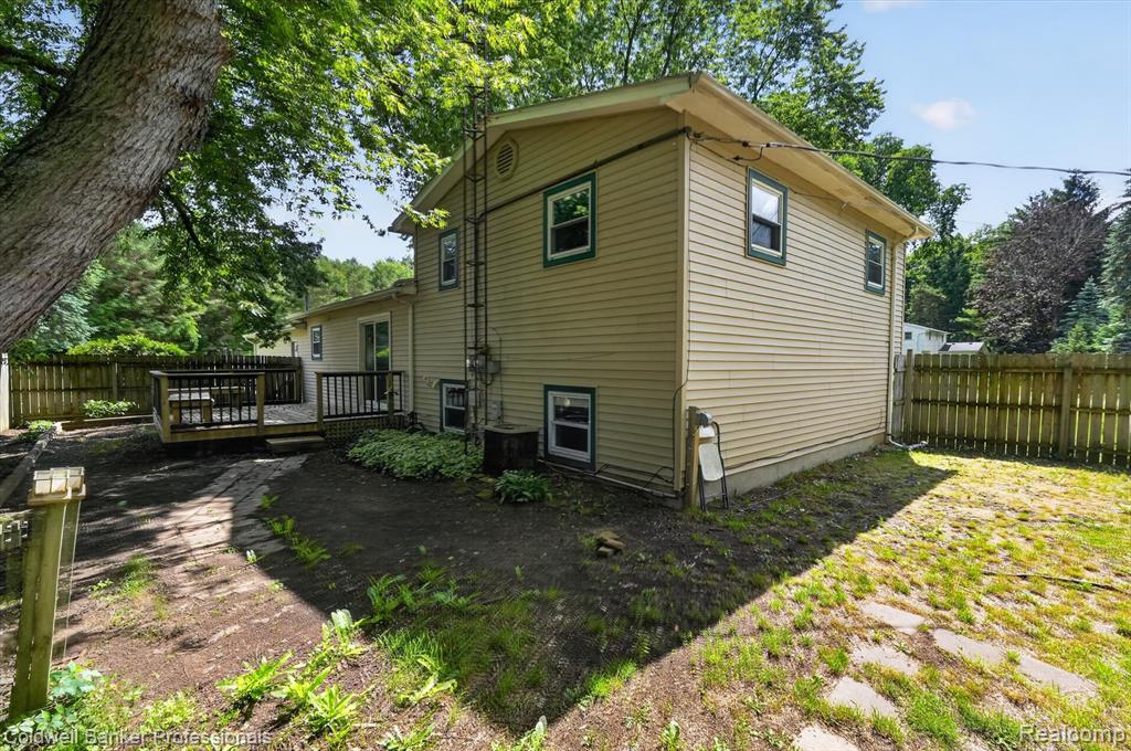 main property photo 40