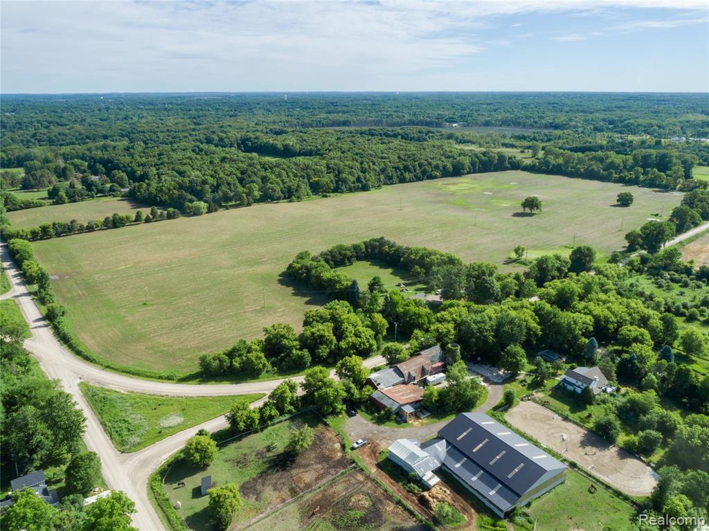 main property photo 14