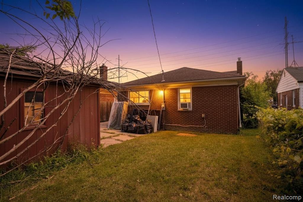 main property photo 28