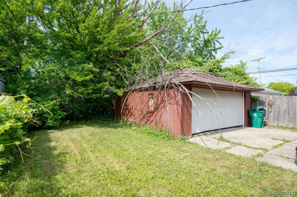 main property photo 29