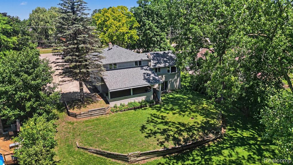 main property photo 33