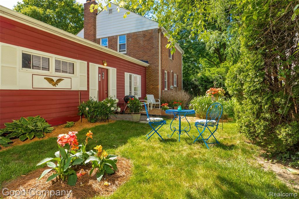 main property photo 40