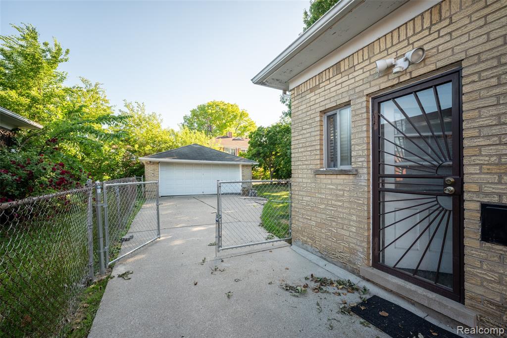 main property photo 22
