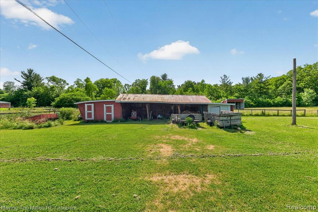 main property photo 28