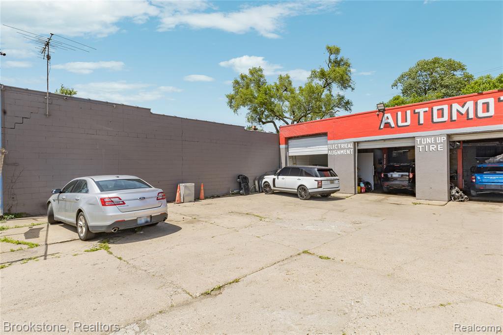 main property photo 12
