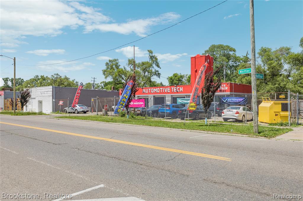 main property photo 6