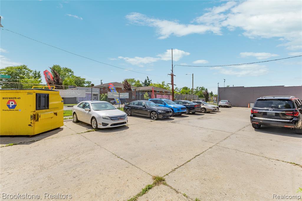 main property photo 8