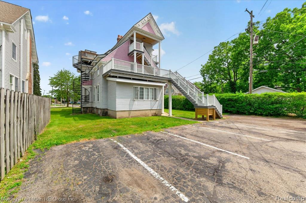 main property photo 32