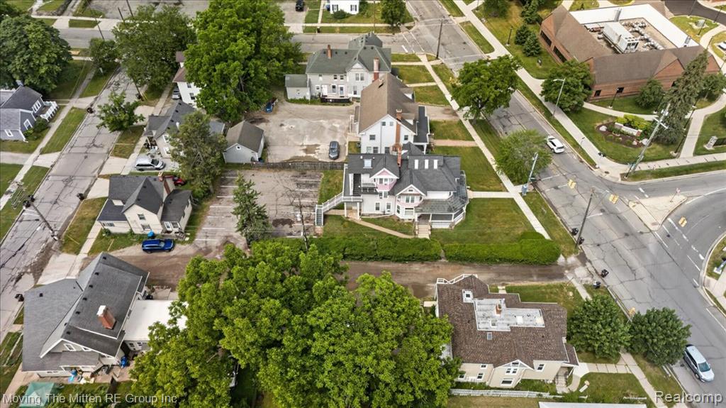 main property photo 41
