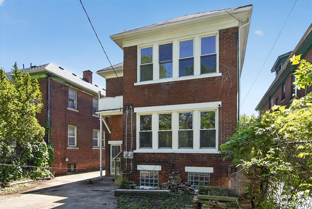 main property photo 34
