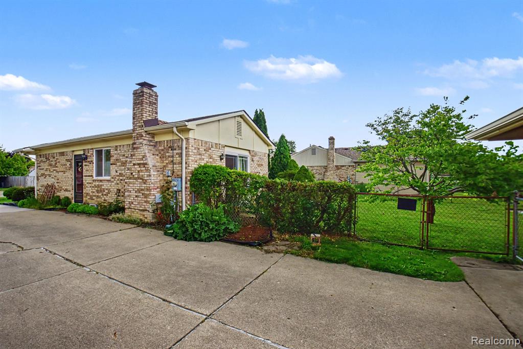 main property photo 22
