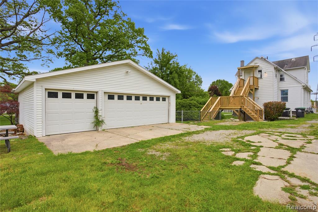 main property photo 36