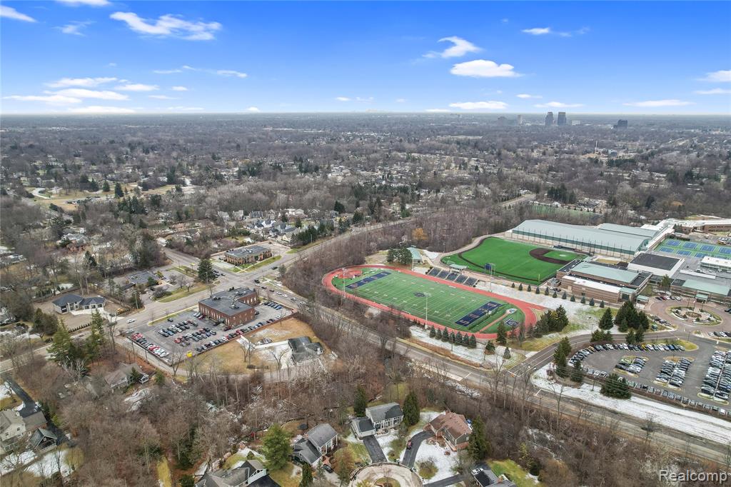 main property photo 40