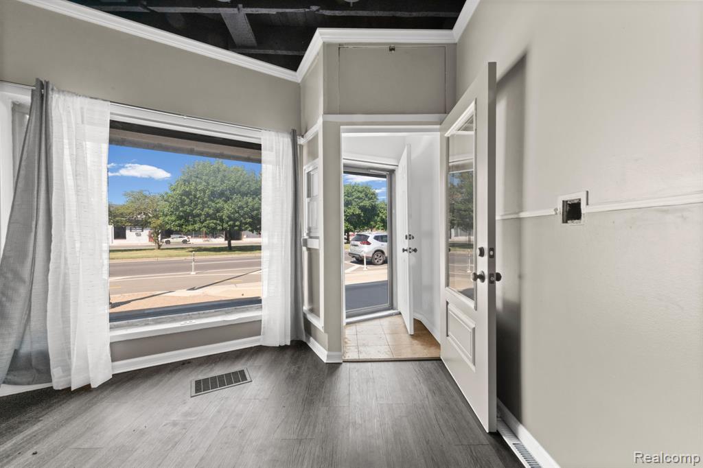 main property photo 13