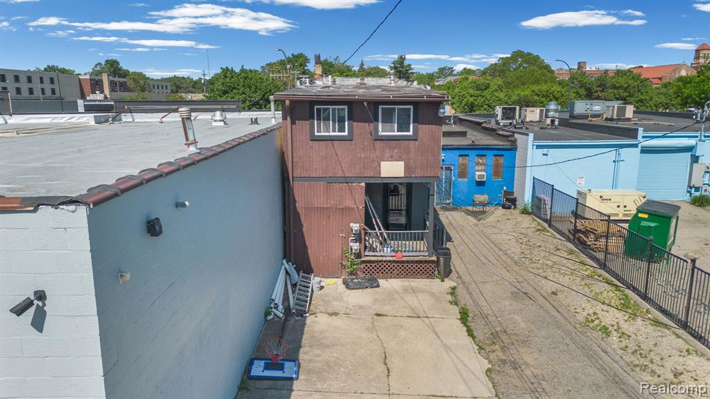 main property photo 23