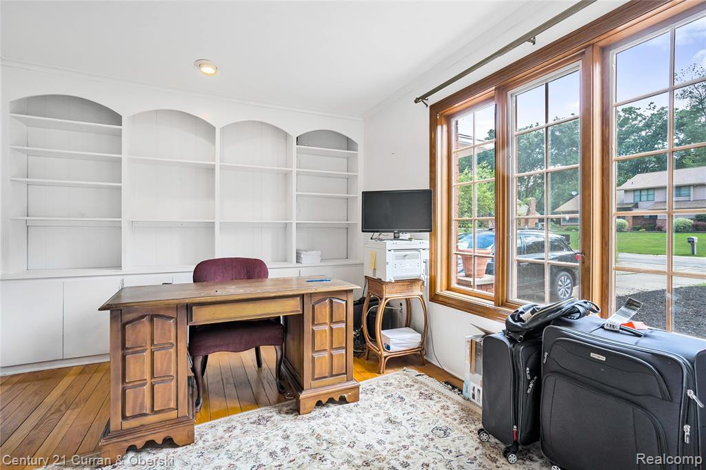 main property photo 9