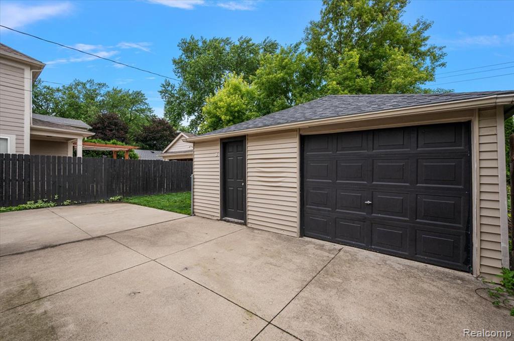 main property photo 24