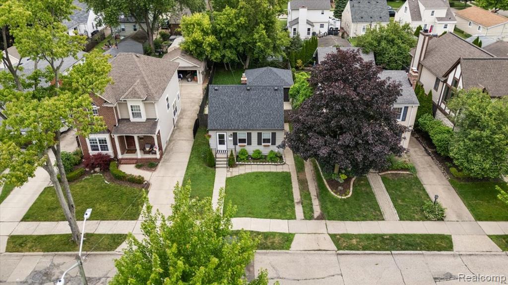 main property photo 33