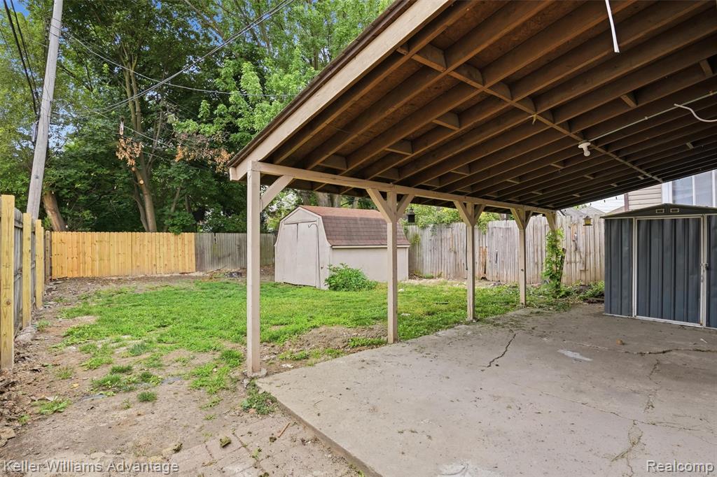 main property photo 29