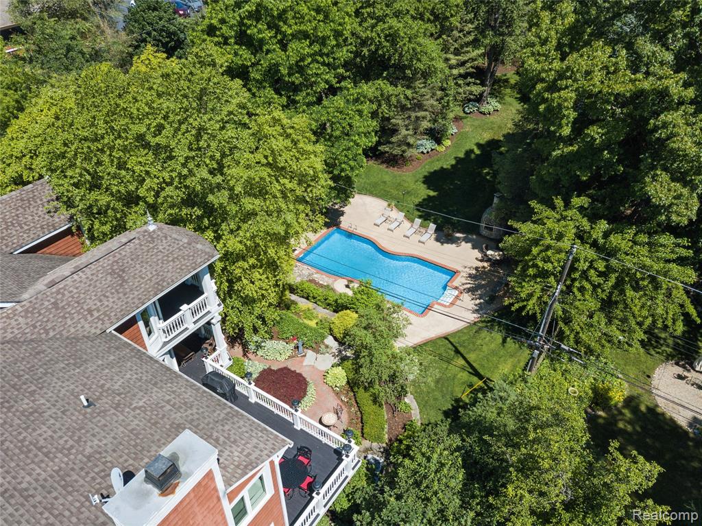 main property photo 76