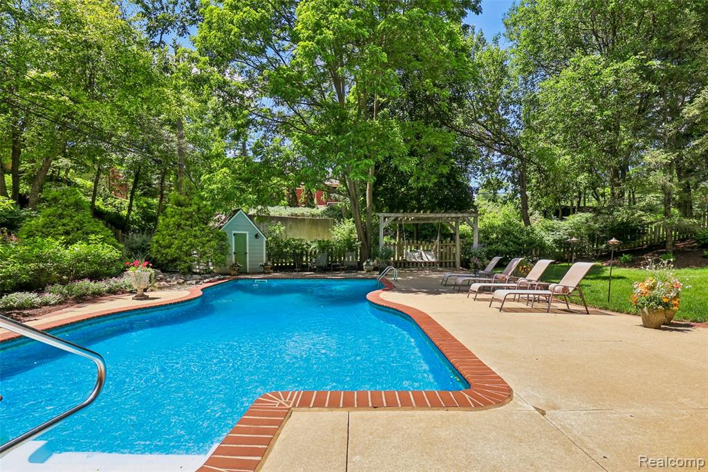main property photo 80