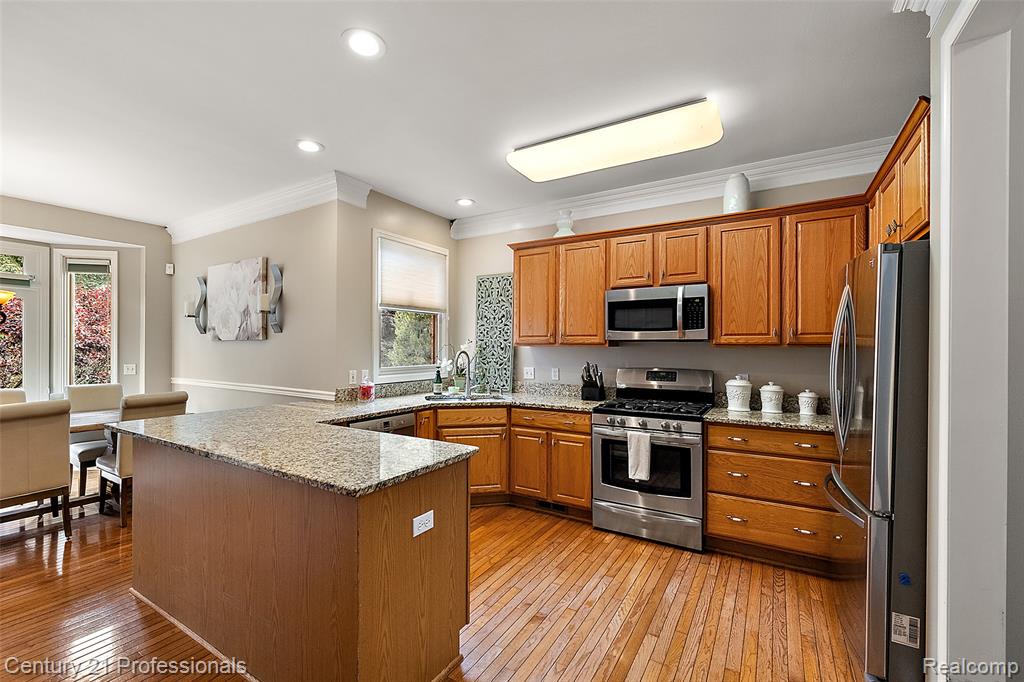 main property photo 5