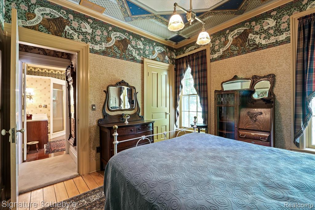 main property photo 40