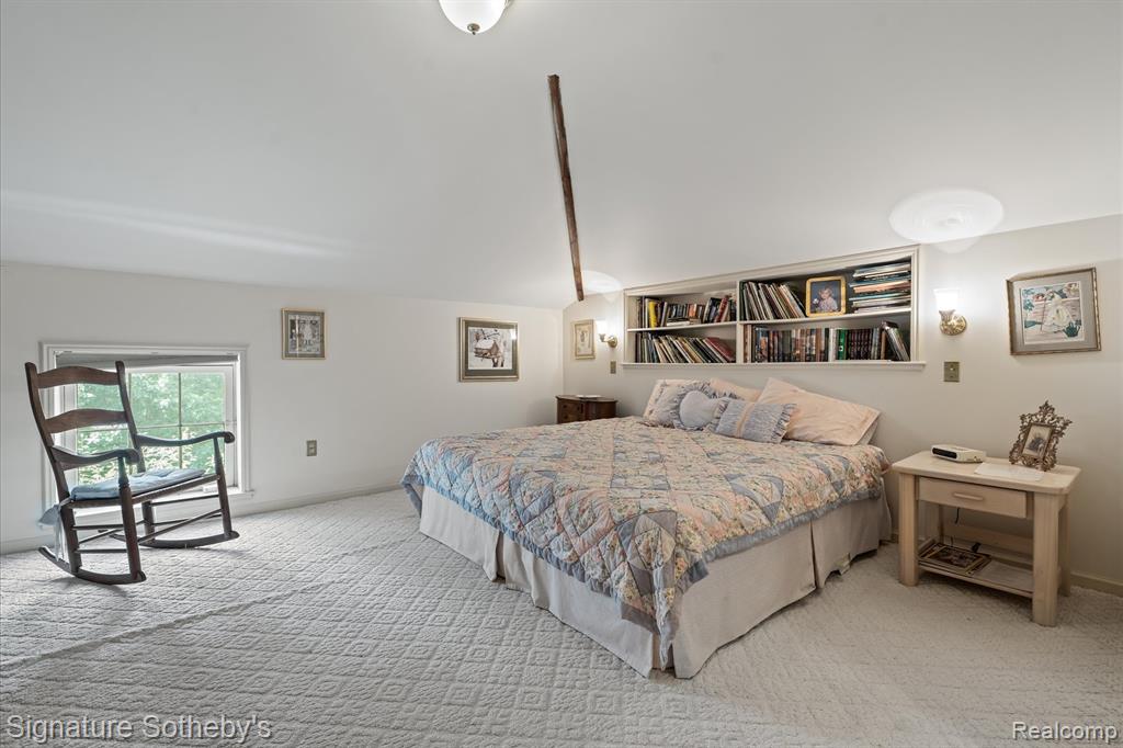 main property photo 50