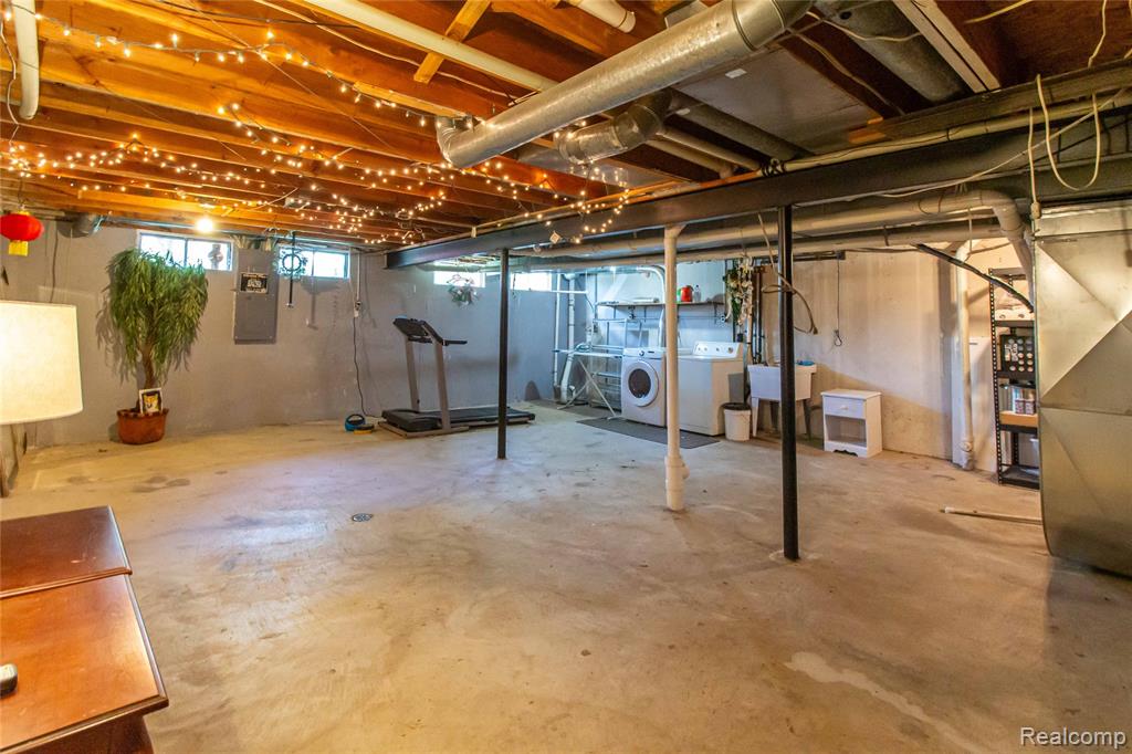 main property photo 47