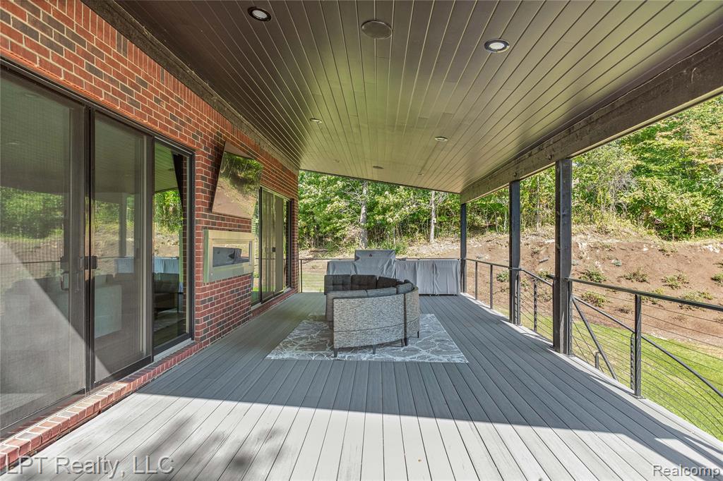 main property photo 77