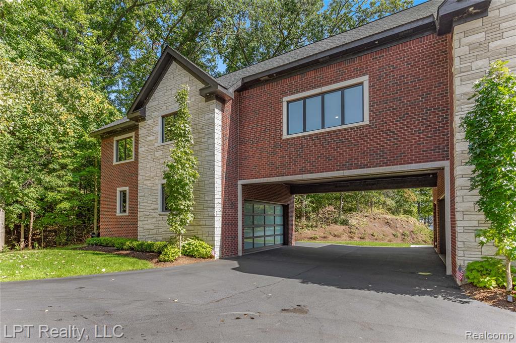 main property photo 79