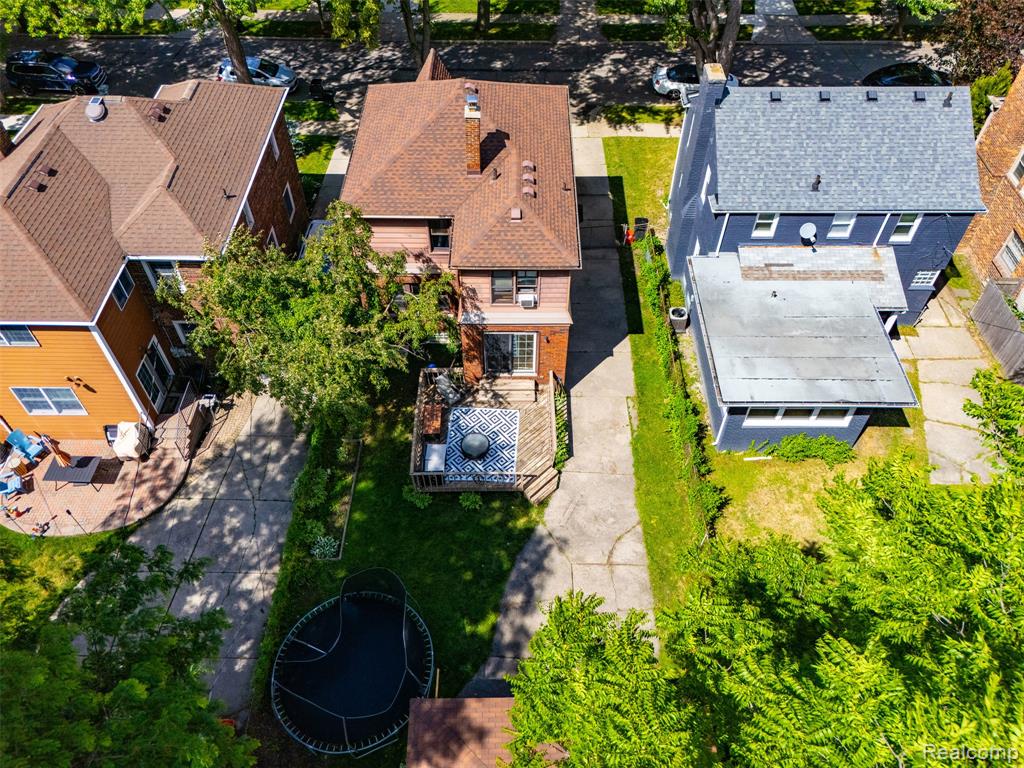 main property photo 50