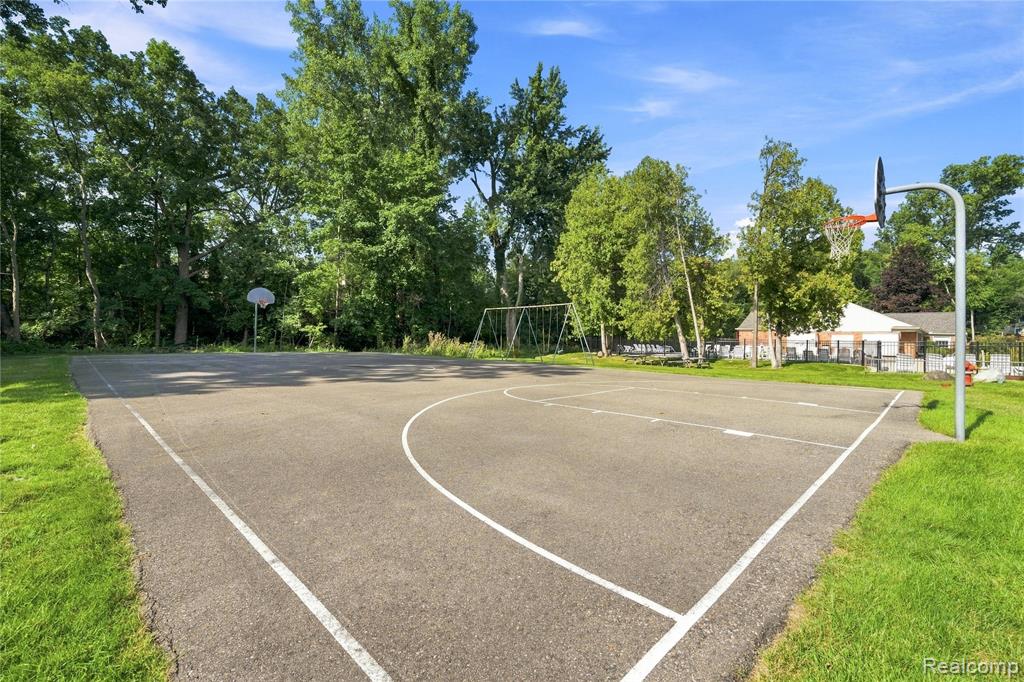 main property photo 41