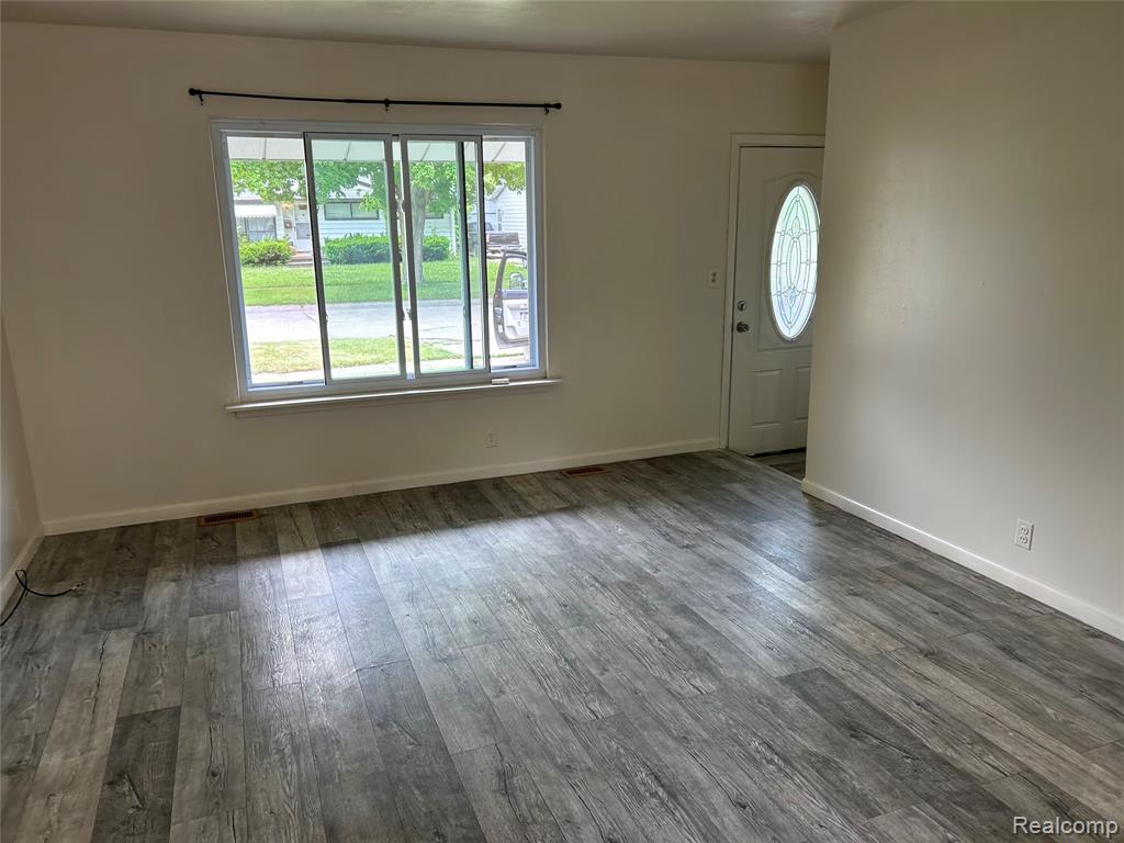property viewer photo 5