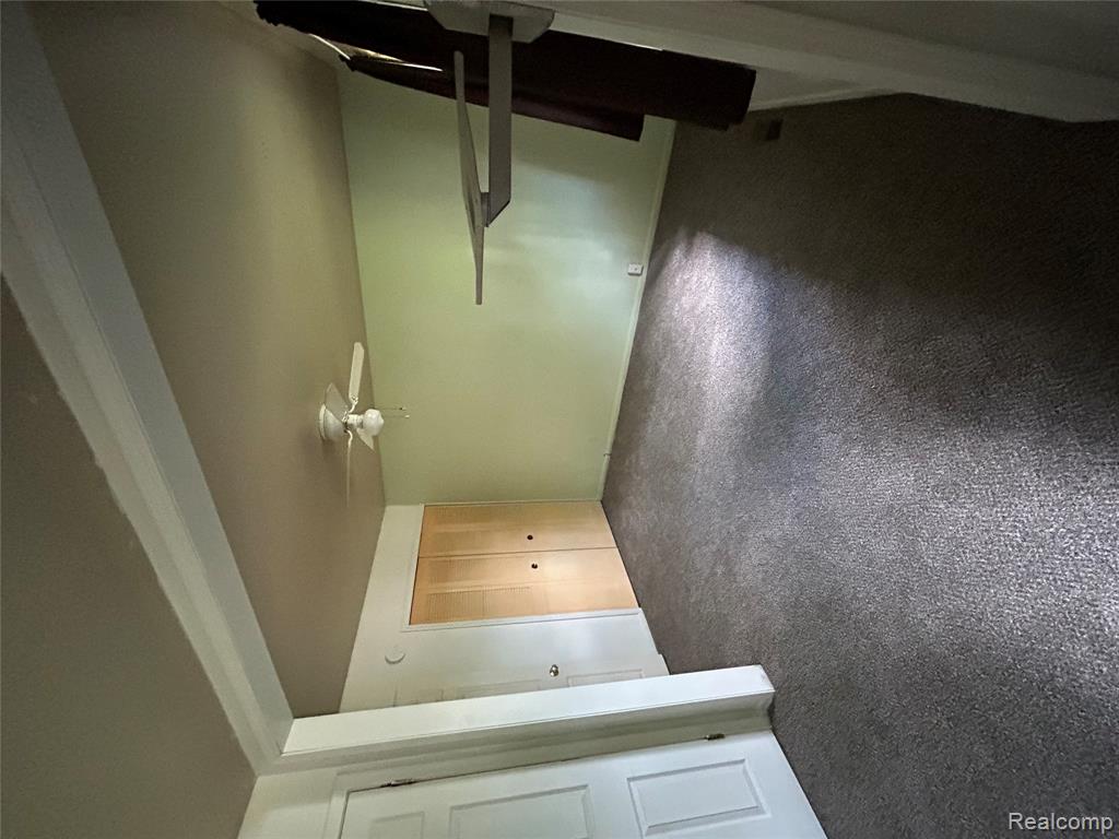 property viewer photo 7