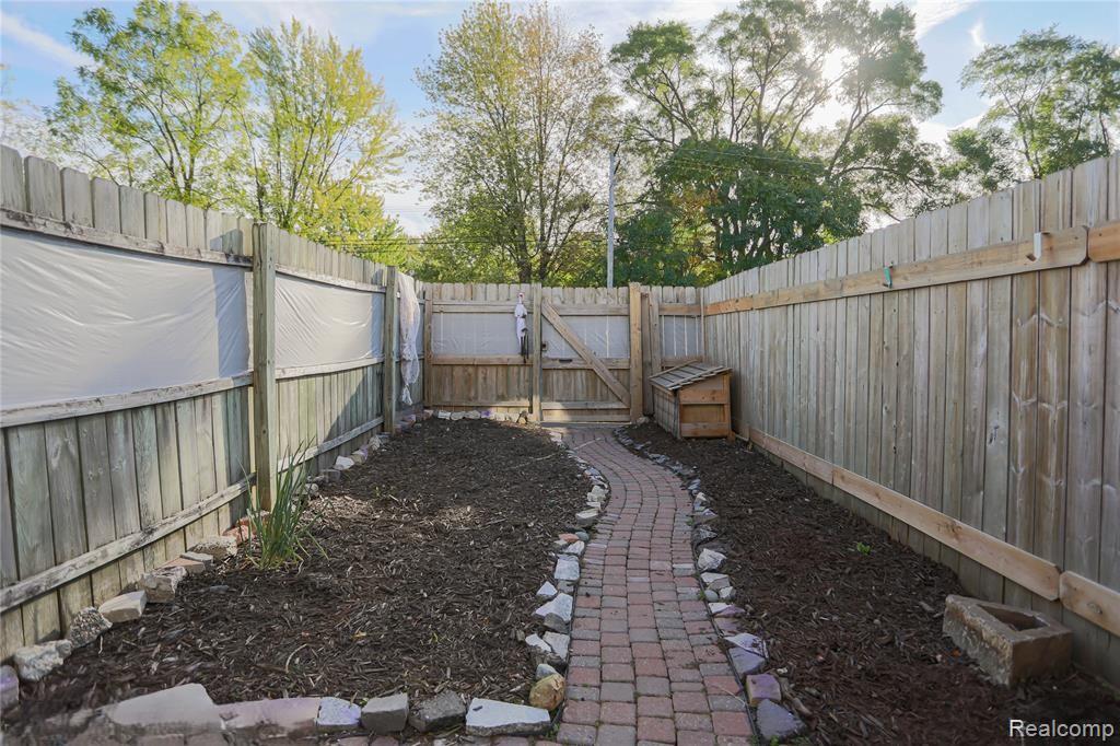 property viewer photo 4