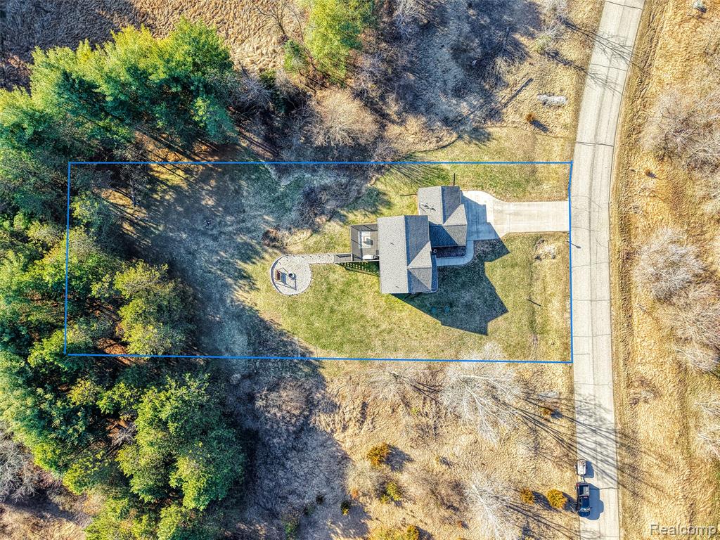 main property photo 32