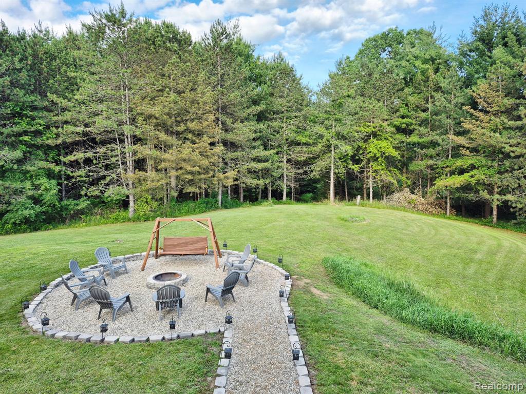 main property photo 40