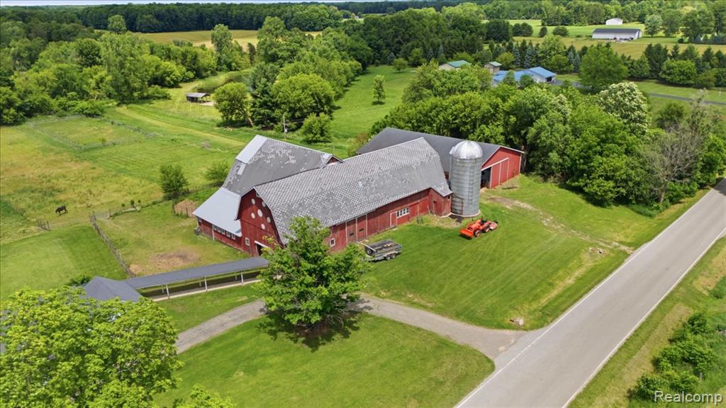 main property photo 27