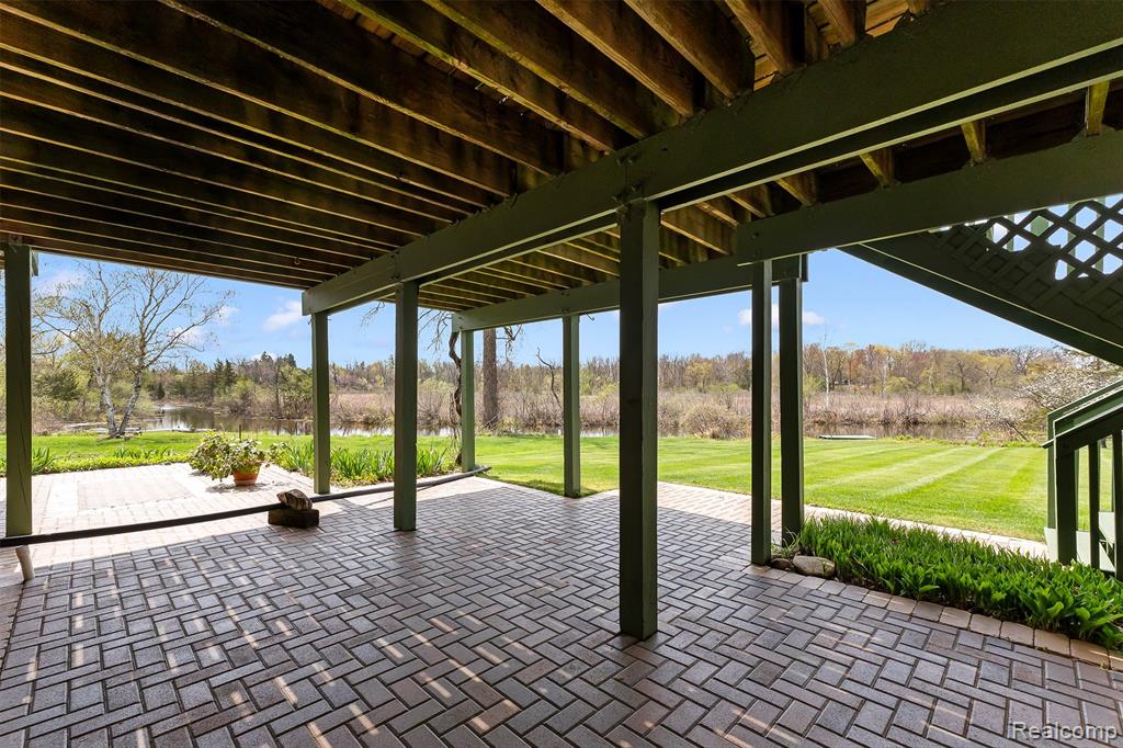 main property photo 34