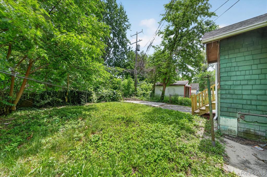 main property photo 41