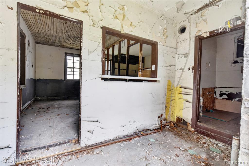 main property photo 42
